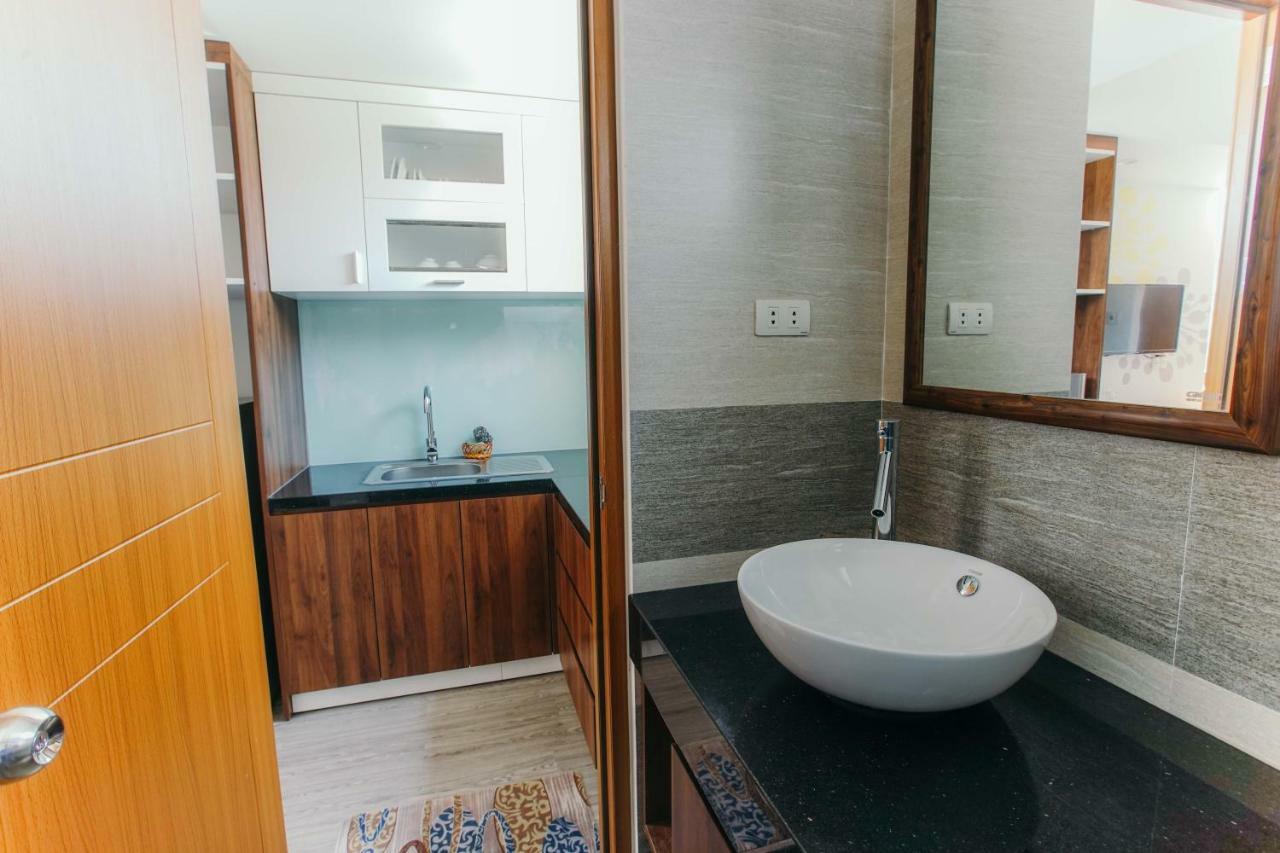 Royal Lion Hotel & Apartment Da Nang Exterior photo